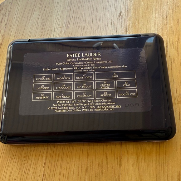 Estée Lauder Deluxe Eyeshadow Palette!!🔥🔥🔥 - Picture 9 of 16
